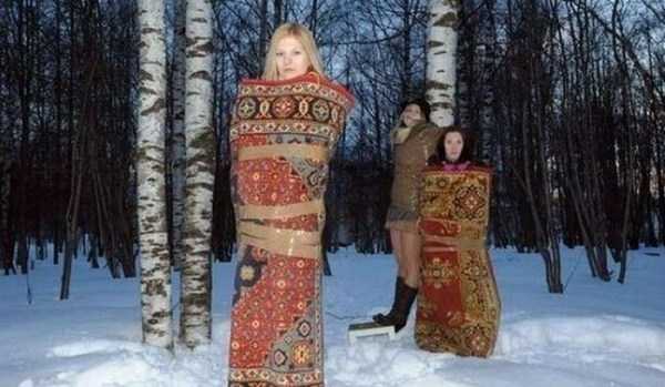 Russians Are Obsessed With Carpets (32 photos)