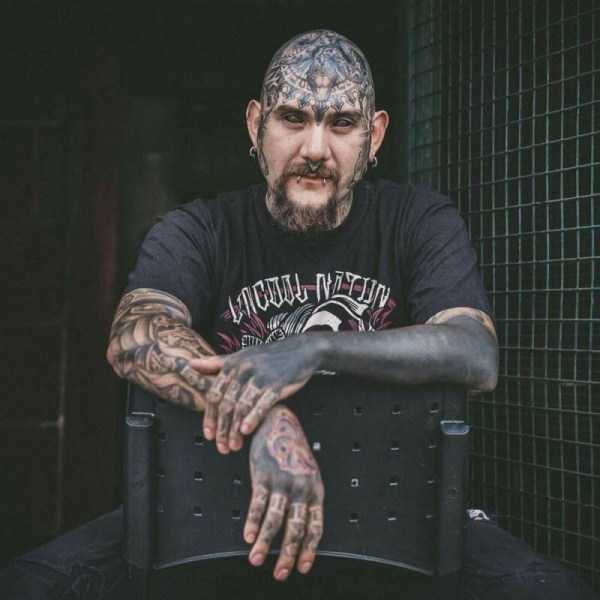 Creepy People Who Deliberately Ruined Their Bodies (36 photos)