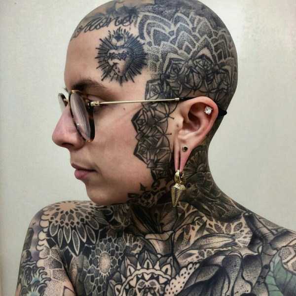 Creepy People Who Deliberately Ruined Their Bodies (36 photos)