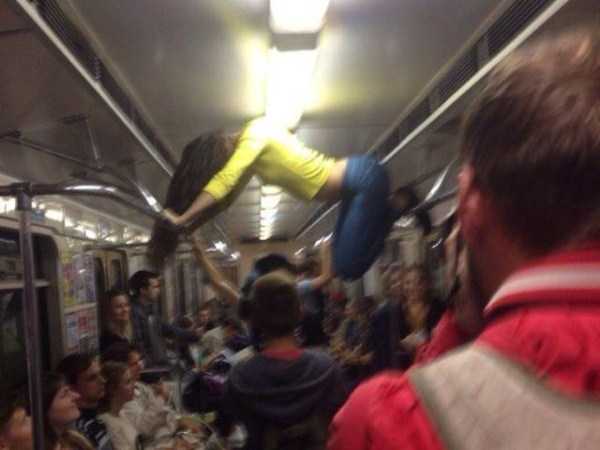 Girls In Public Transport (65 photos)