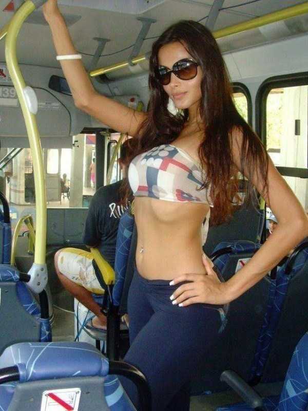 Girls In Public Transport (65 photos)
