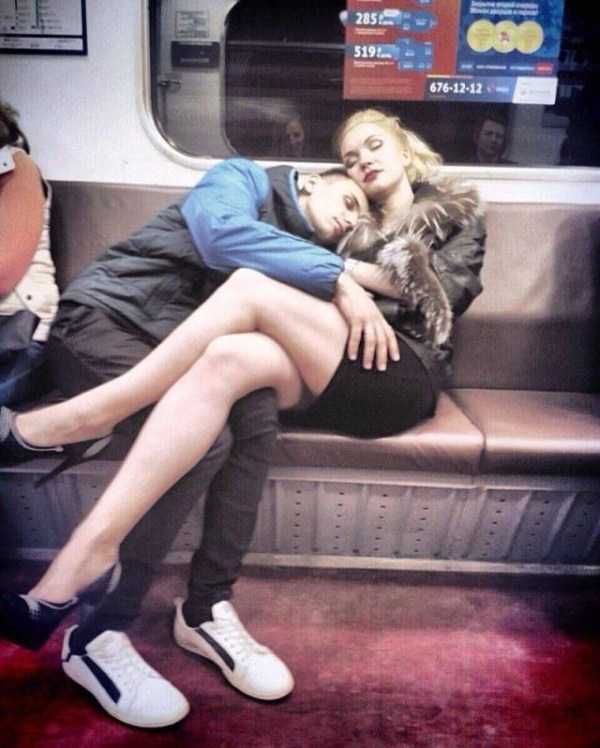 Girls In Public Transport (65 photos)