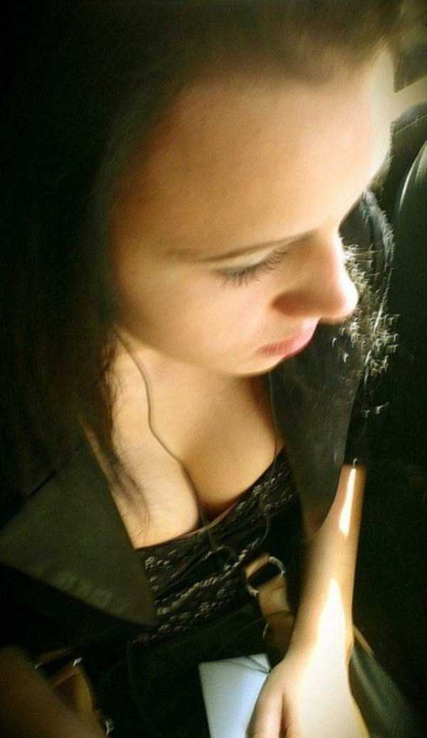 Girls In Public Transport (65 photos)