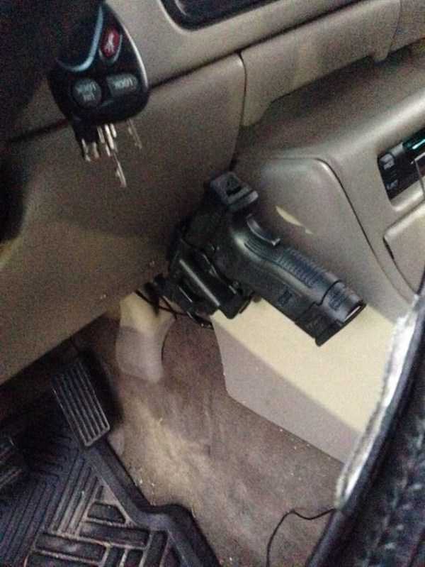 gun stash 35 Cool Weapon Stashes (38 photos)