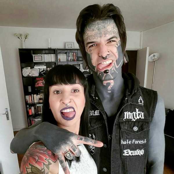 Heavily Tattooed And Pierced Freaks (36 photos)