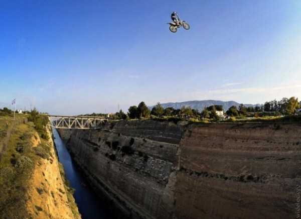 73 Perfectly Timed Photos