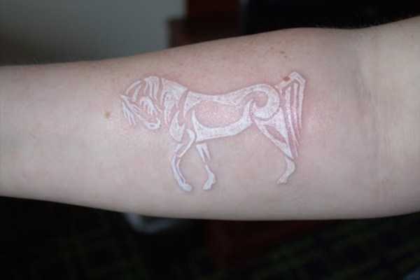32 Mesmerizing White Ink Tattoos (32 photos)