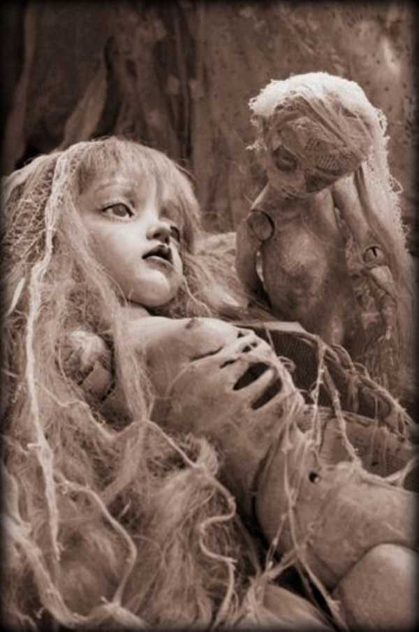 81 Scary Vintage Pictures (81 photos)