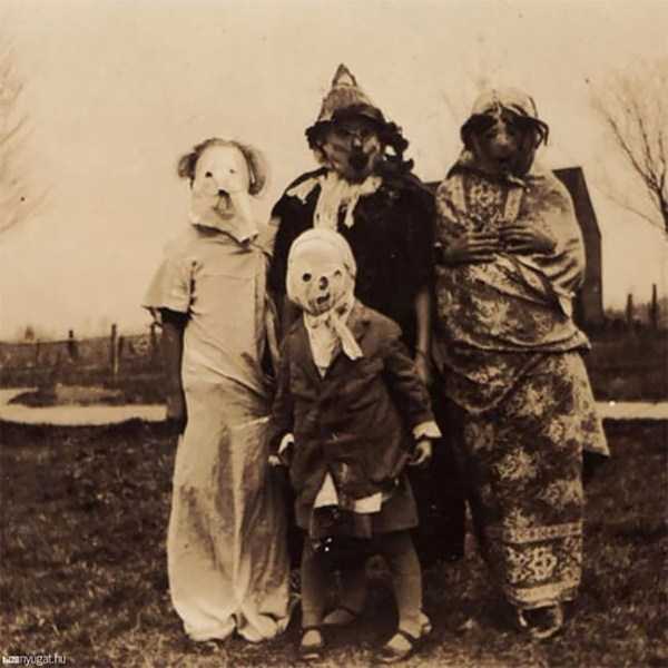 Scary Halloween Costumes From The 1930s (26 photos)