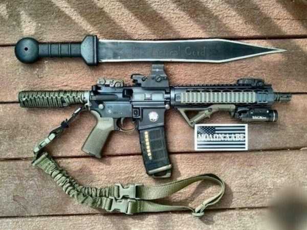 Custom Made Anti Zombie Weapons (32 photos)