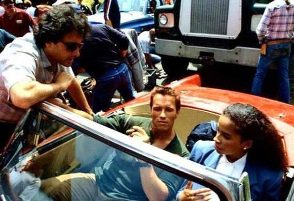Behind The Scenes Of Commando (18 photos)