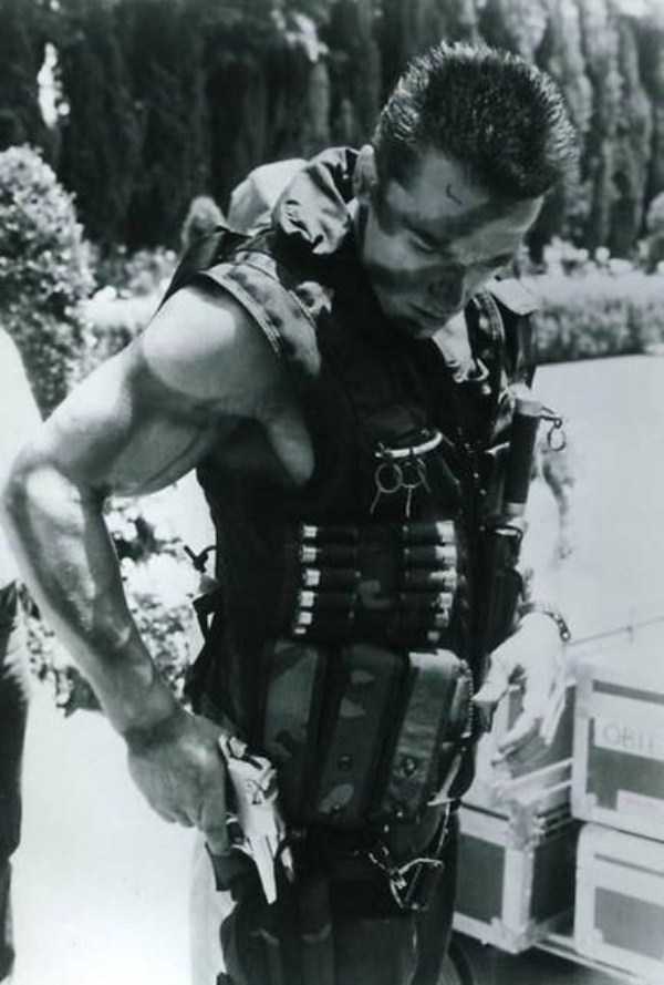Behind The Scenes Of Commando (18 photos)