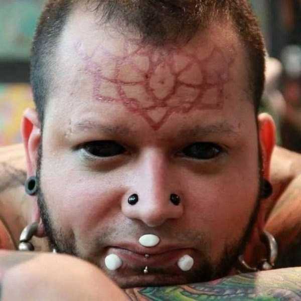 33 Insane Body Modifications That Will Leave You In Disbelief (33 photos)