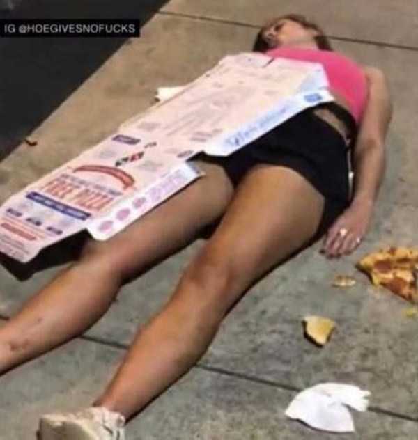 Drunk Females (31 photos)