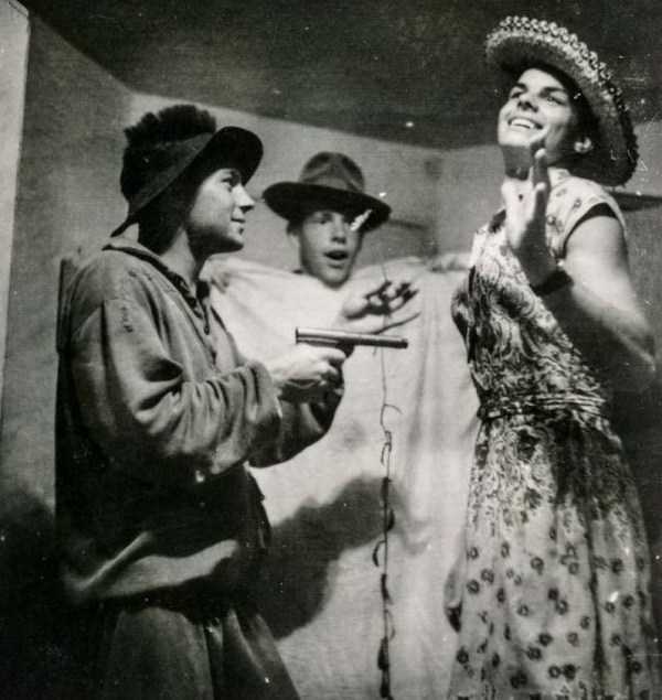 32 Slightly Odd Vintage Pictures (32 photos)