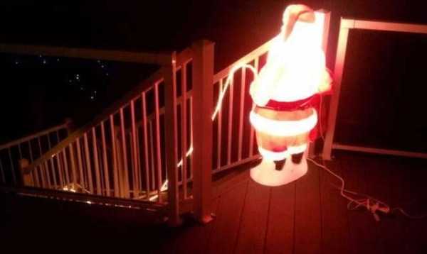 Highly Questionable Christmas Decorations (33 photos)