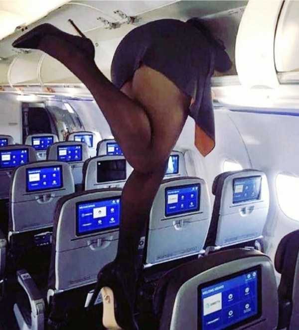 Flight Attendants Caught In Naughty Positions (30 photos)