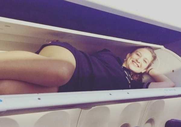 Flight Attendants Caught In Naughty Positions (30 photos)