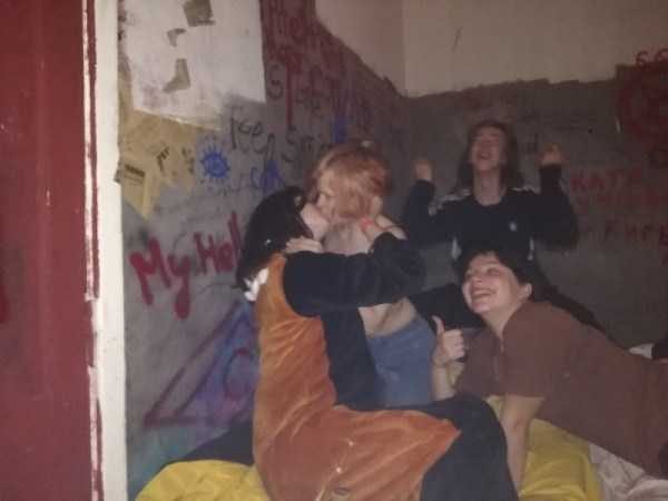 Russian Youth Having Fun – Part 7 (40 photos)