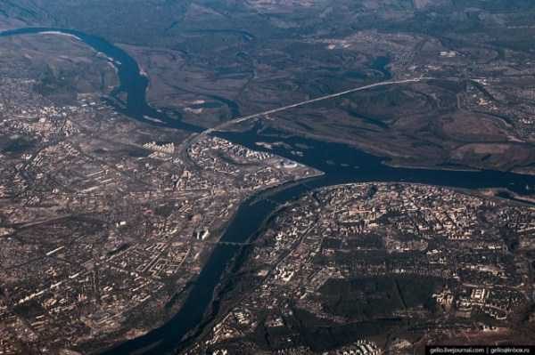 views from plane windows 11 600x399