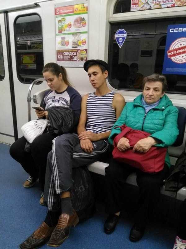 strange russian subway fashion 24 600x800