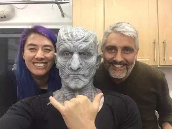 31 Behind the Scenes Game of Thrones Pics (31 photos)