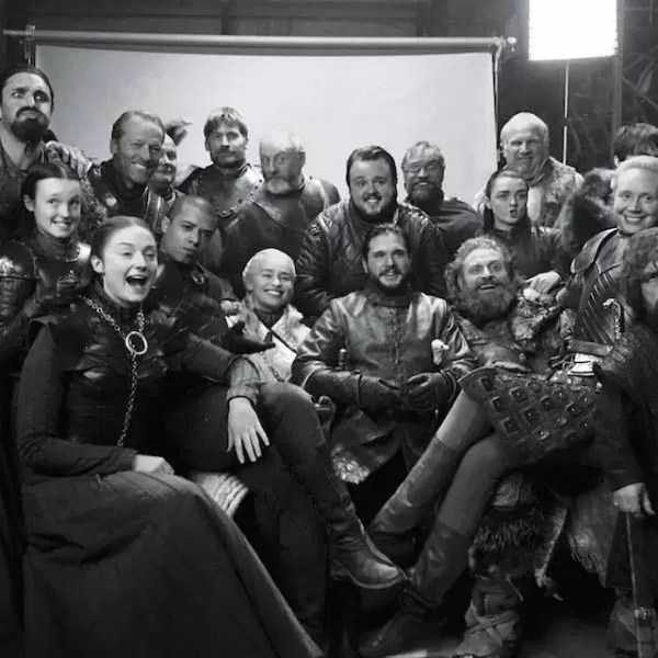 behind the scenes game of thrones 23 600x600