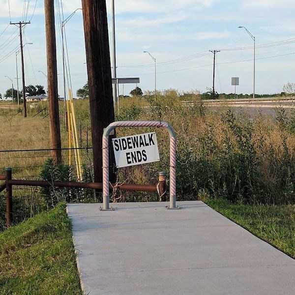 30 Crazy Signs Spotted On Random Places (30 photos)