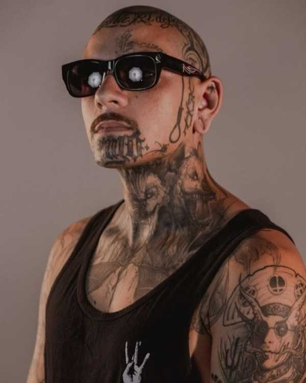 overly tattooed freaks 14 600x750 People Who Have Changed Their Appearance Radically (34 photos)