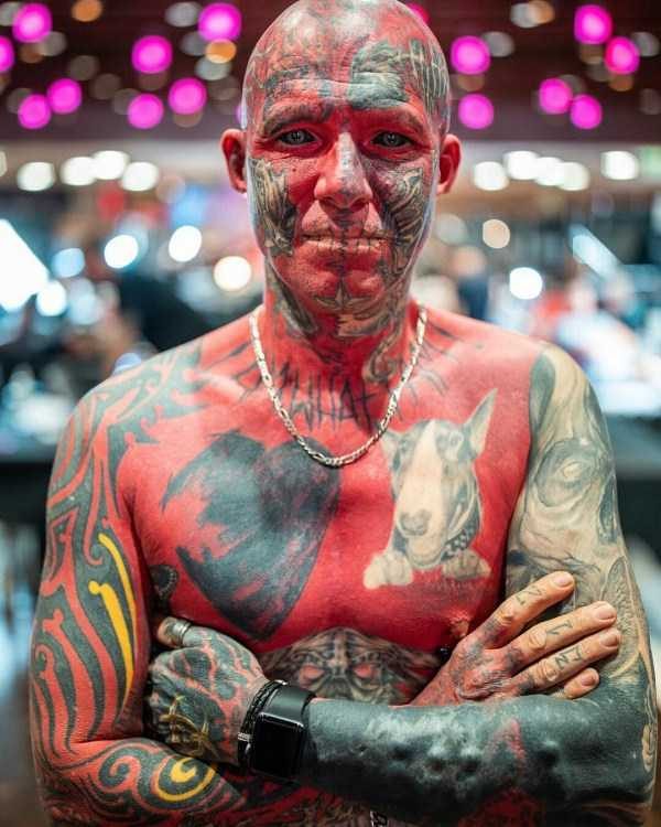 overly tattooed freaks 21 600x750 People Who Have Changed Their Appearance Radically (34 photos)