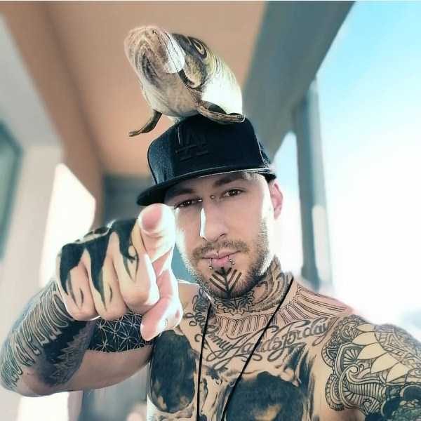 overly tattooed freaks 22 600x600 People Who Have Changed Their Appearance Radically (34 photos)