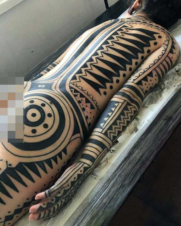 overly tattooed freaks 23 600x750 People Who Have Changed Their Appearance Radically (34 photos)