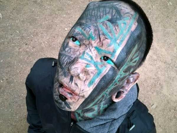overly tattooed freaks 25 600x450 People Who Have Changed Their Appearance Radically (34 photos)