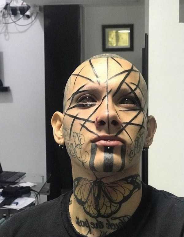 overly tattooed freaks 28 600x770 People Who Have Changed Their Appearance Radically (34 photos)