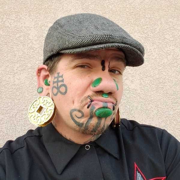 overly tattooed freaks 30 600x600 People Who Have Changed Their Appearance Radically (34 photos)