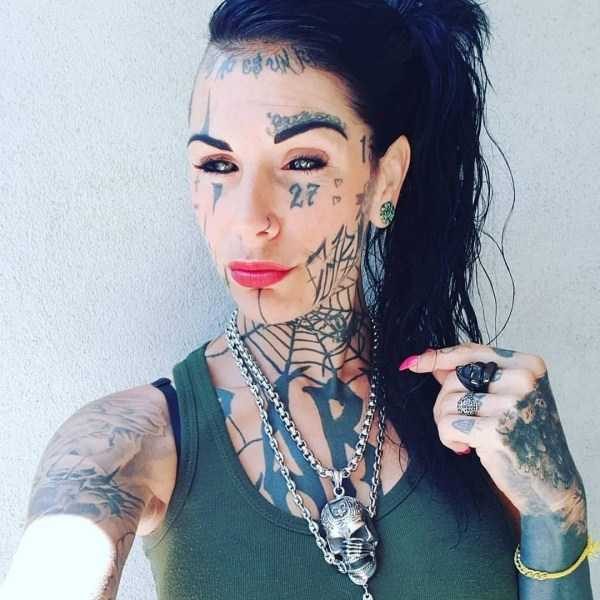 overly tattooed freaks 31 600x600 People Who Have Changed Their Appearance Radically (34 photos)