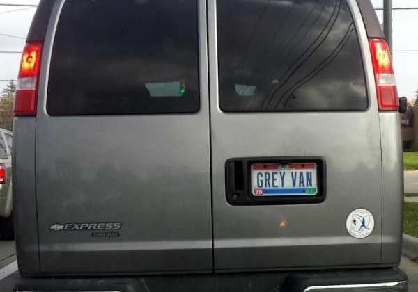 48 Hilariously Creative License Plates (48 photos)