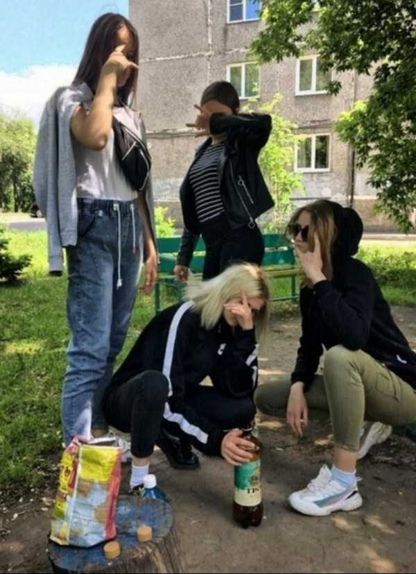 drunk russian teens 1 600x827 Russian Youth Having Fun – Part 14 (52 photos)