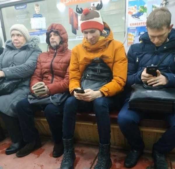 russian subway fashion 13 2 600x581 russian subway fashion 13 2 600x581
