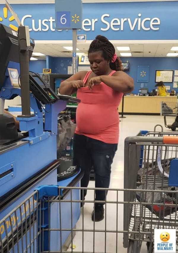 36 Cringey Walmart Shoppers (36 photos)