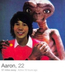 25 Ridiculously Photoshopped Tinder Profiles | KLYKER.COM