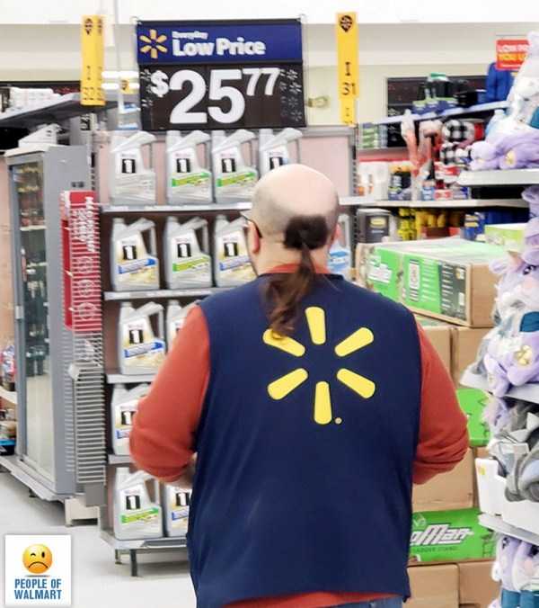 Walmart Is Such A Strange Place (35 photos)
