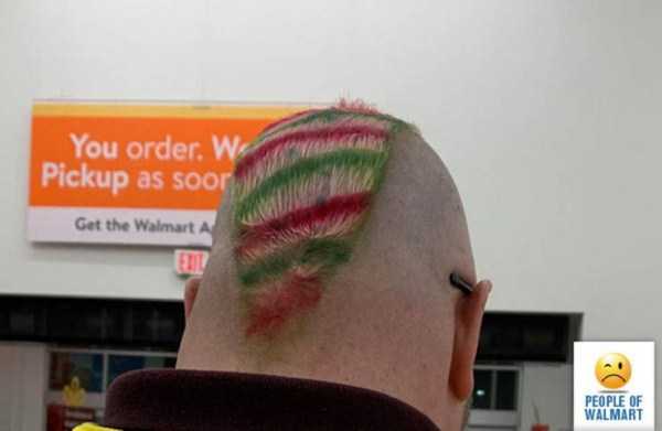 Walmart Shoppers Are… Well, Unique (42 photos)