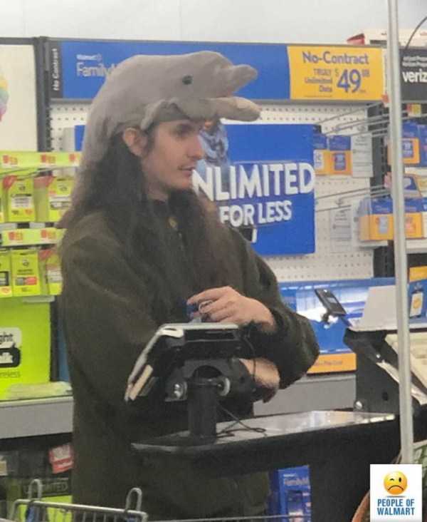 Walmart Shoppers Are... Well, Unique (42 photos)