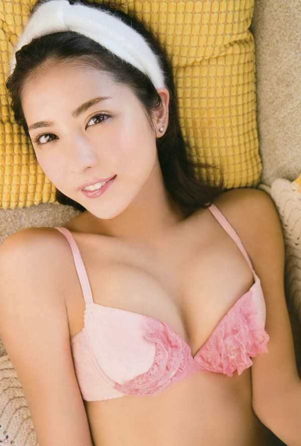 Hot Asian Girls – Part 4 (39 photos)