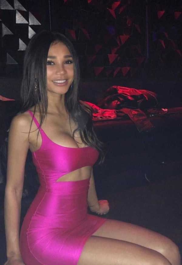 Hot Girls In Tight Dresses – Part 2 (39 photos)