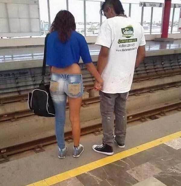 strange people 12 People Acting Strange Part 1 (41 photos)
