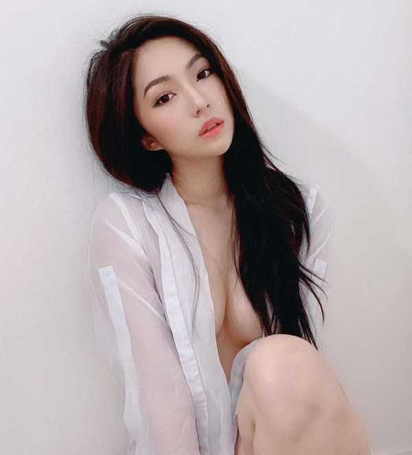 Hot Asian Girls – Part 7 (34 photos)