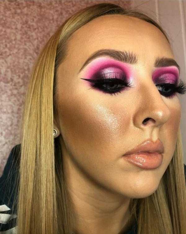 22 Examples Of Ridiculously Exaggerated Makeup | KLYKER.COM