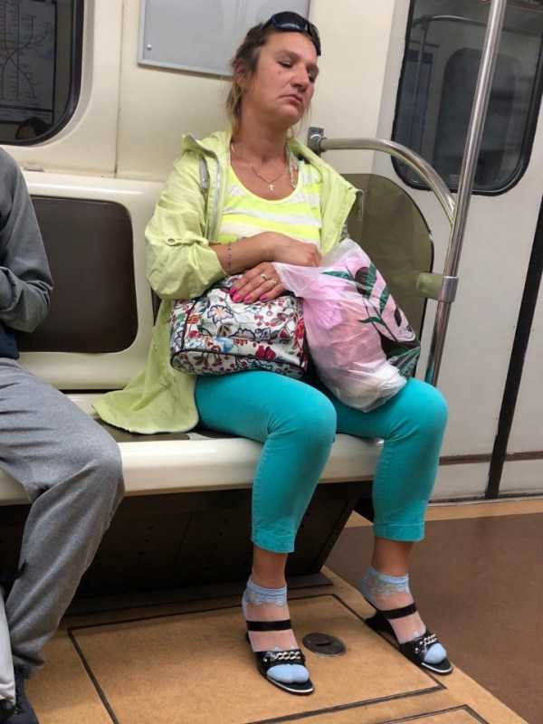 russian subway fashion 8 Subway Fashion: Russian Edition – Part 134 (38 photos)